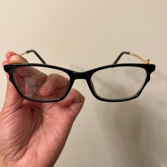 Stylish Black Louis Vuitton Cat-Eye 👓 glasses 🌹👌🔥 - Picture 2 of 8